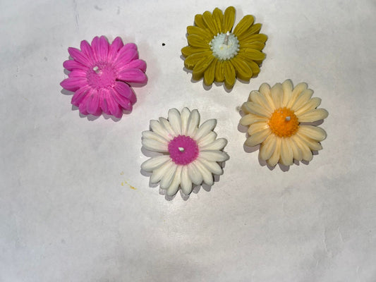 Daisy Candle